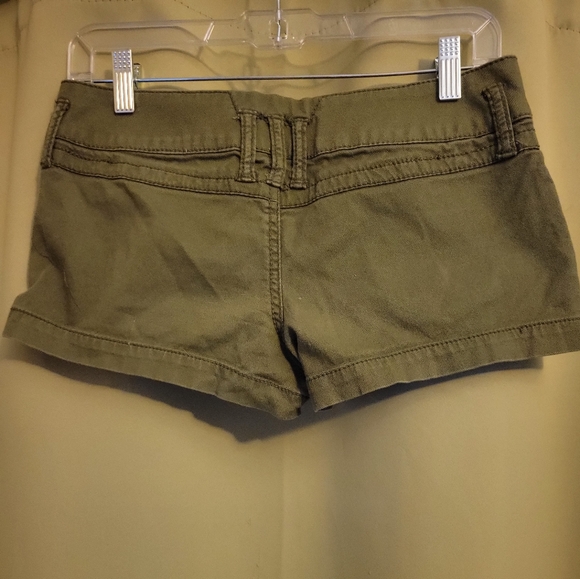 Shorts - Picture 3 of 3